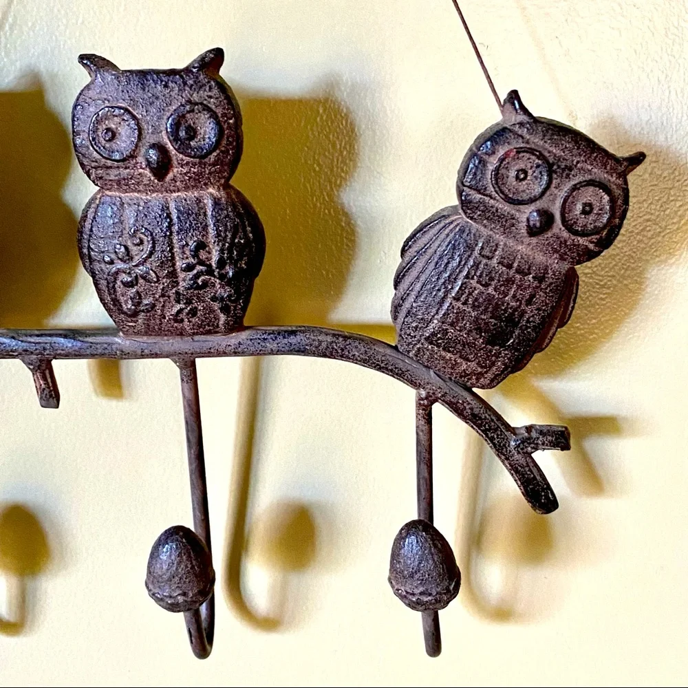 Adorable Owl Family Wall Hanging with Three Hooks